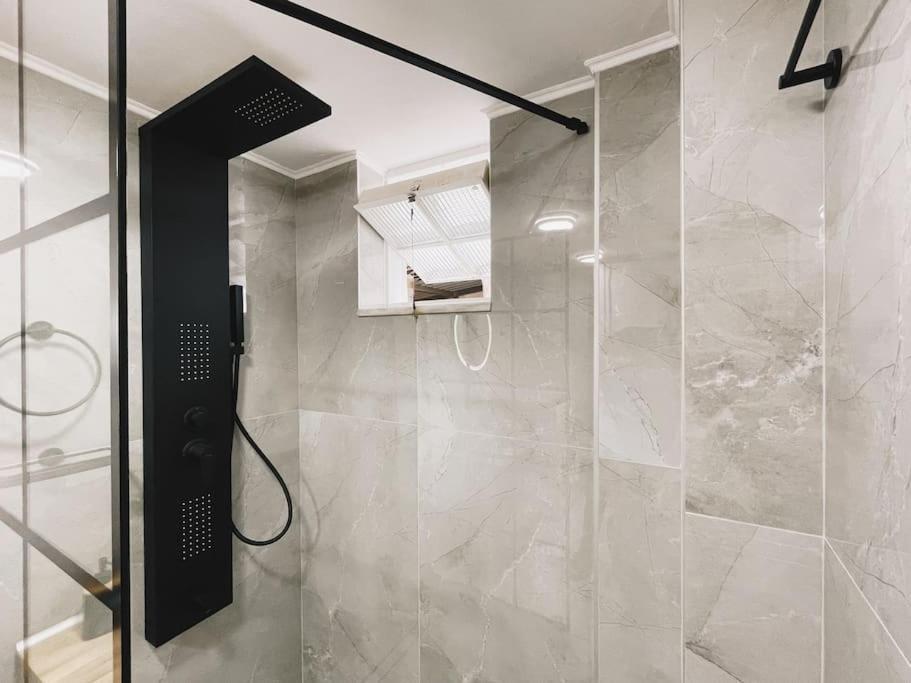 Comfy Corner Luxury Apartment 干尼亞 外观 照片