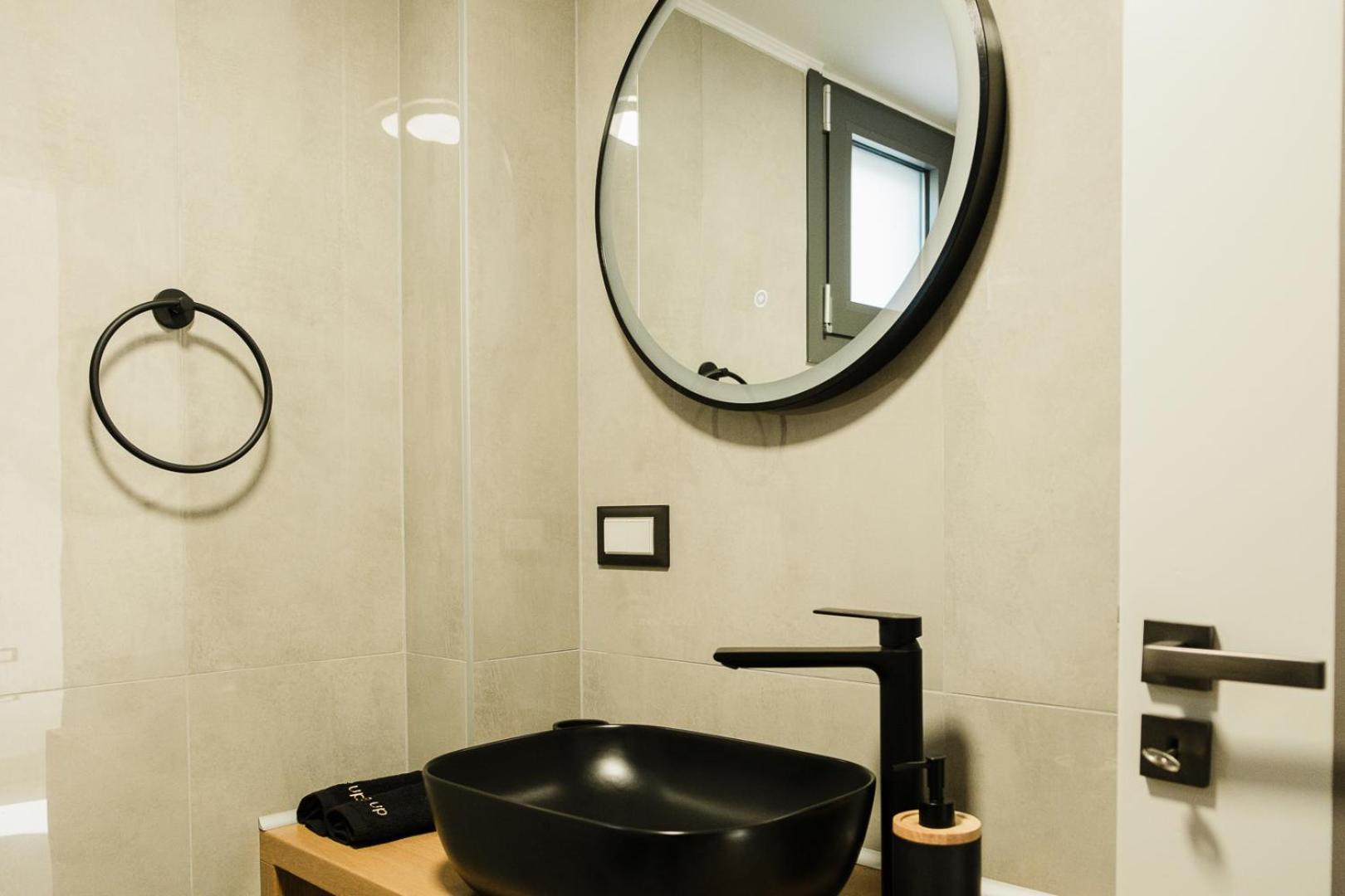 Comfy Corner Luxury Apartment 干尼亞 外观 照片